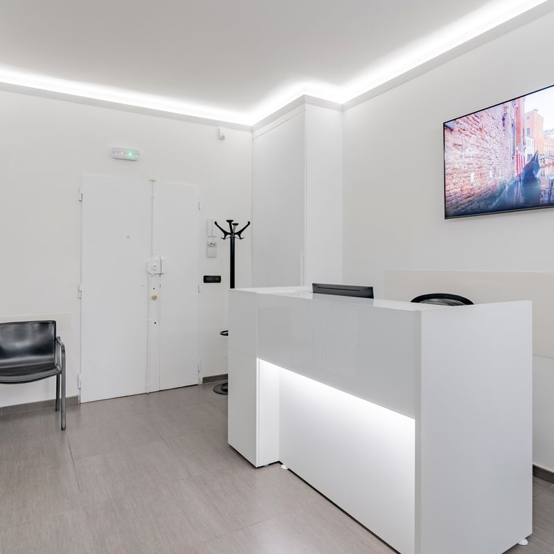 Reception of Studio Dentistico Manti in Rome